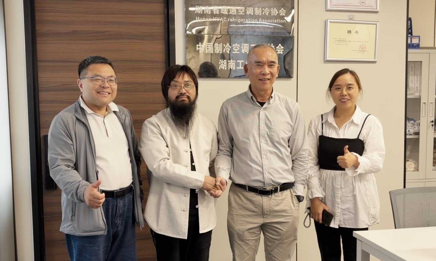 粤湘同心聚智 协进共启新程